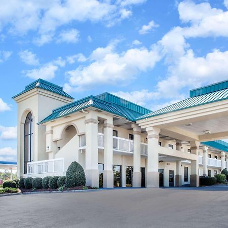 Days Inn By Wyndham Saint Pauls Экстерьер фото